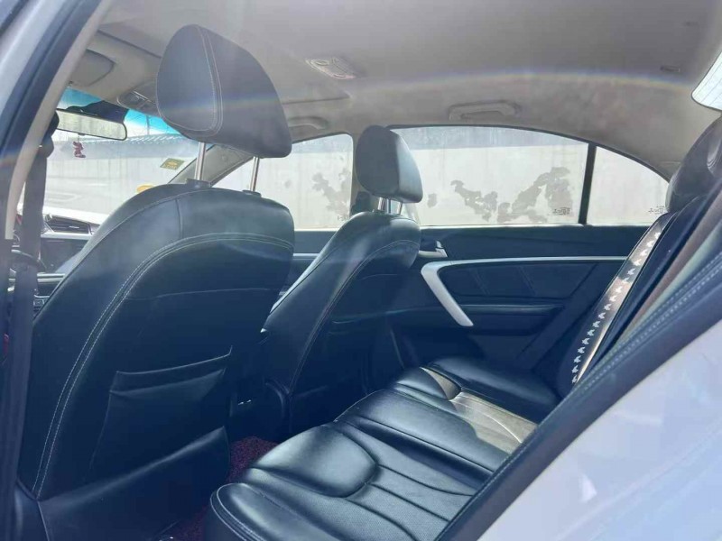 郑州16年吉利帝豪8