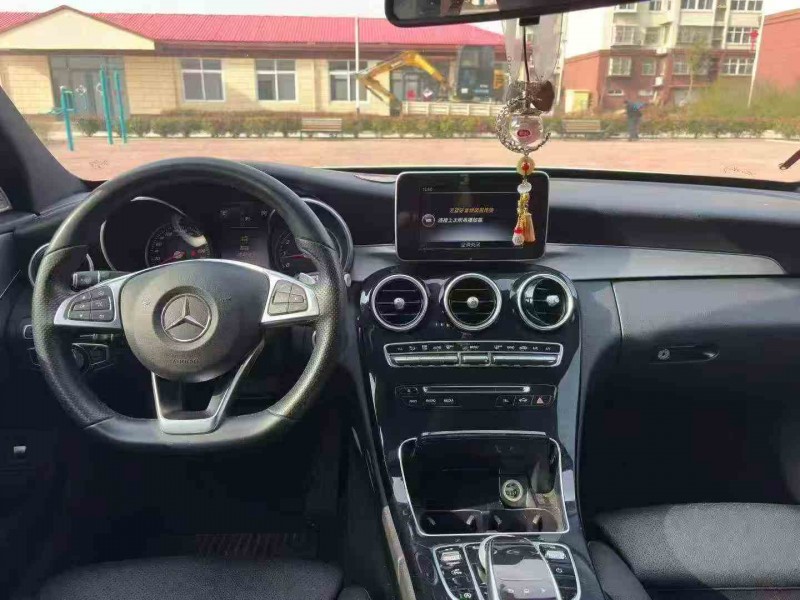济宁16年奔驰C6
