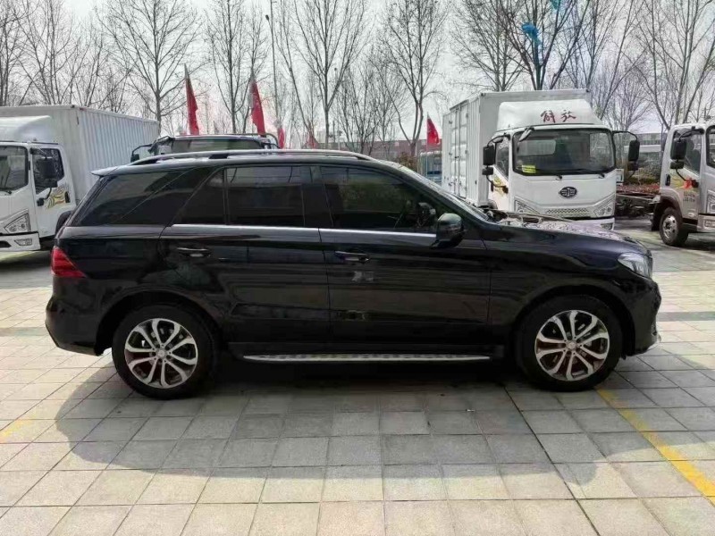 东营17年奔驰GLE8