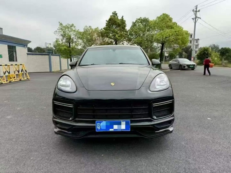 汕头13年保时捷卡宴1