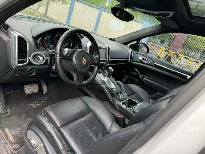 汕头13年保时捷卡宴4