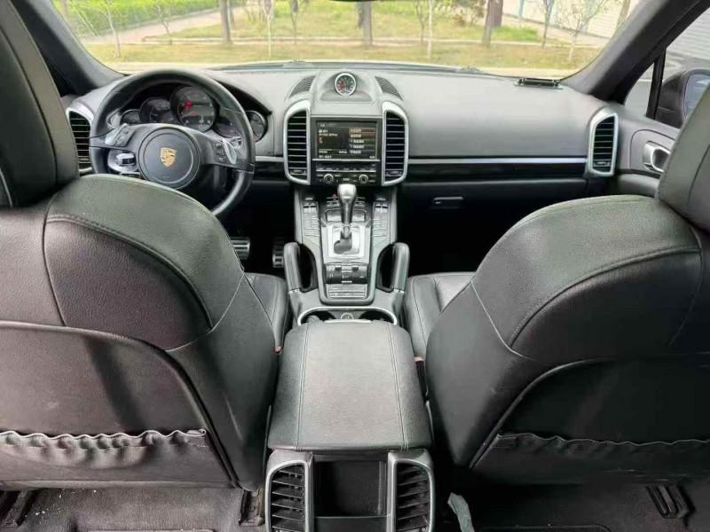 汕头13年保时捷卡宴5