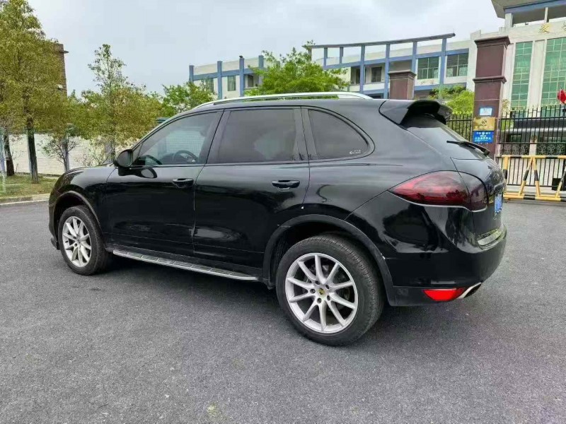 汕头13年保时捷卡宴7