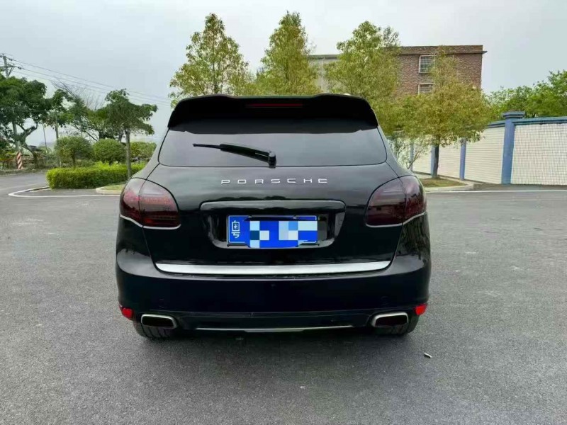 汕头13年保时捷卡宴9