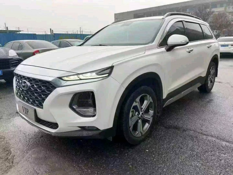 襄阳20年现代全新胜达3