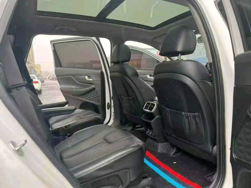 襄阳20年现代全新胜达4