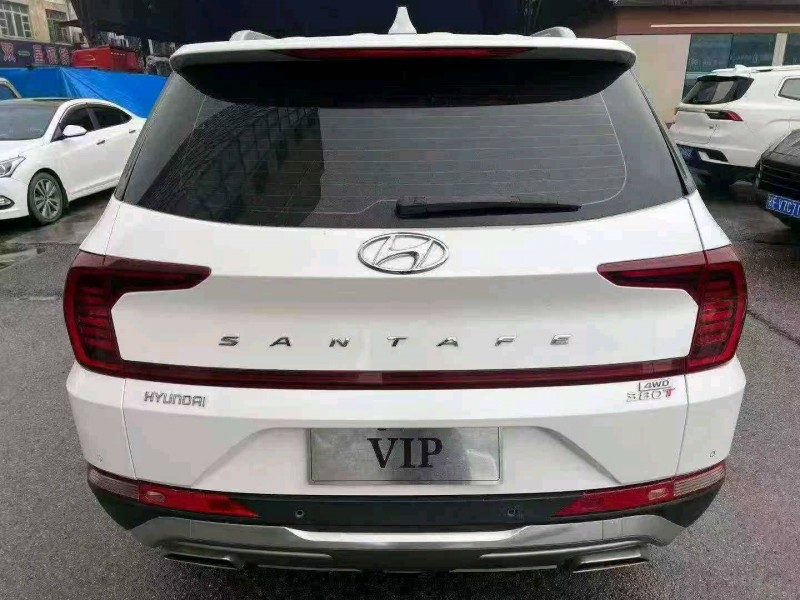 襄阳20年现代全新胜达8