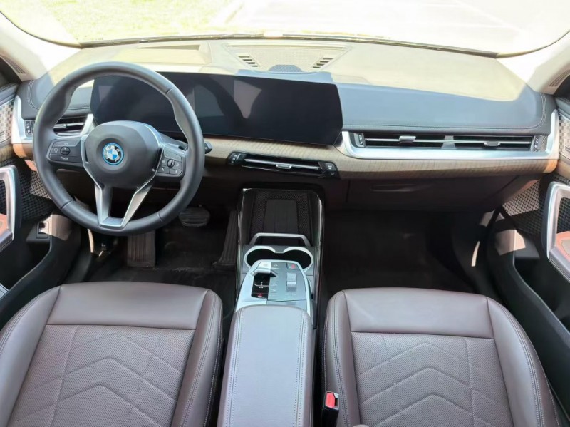 昆明24年宝马IX7