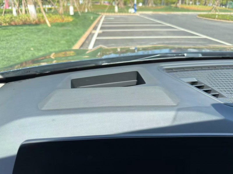 昆明24年宝马IX8