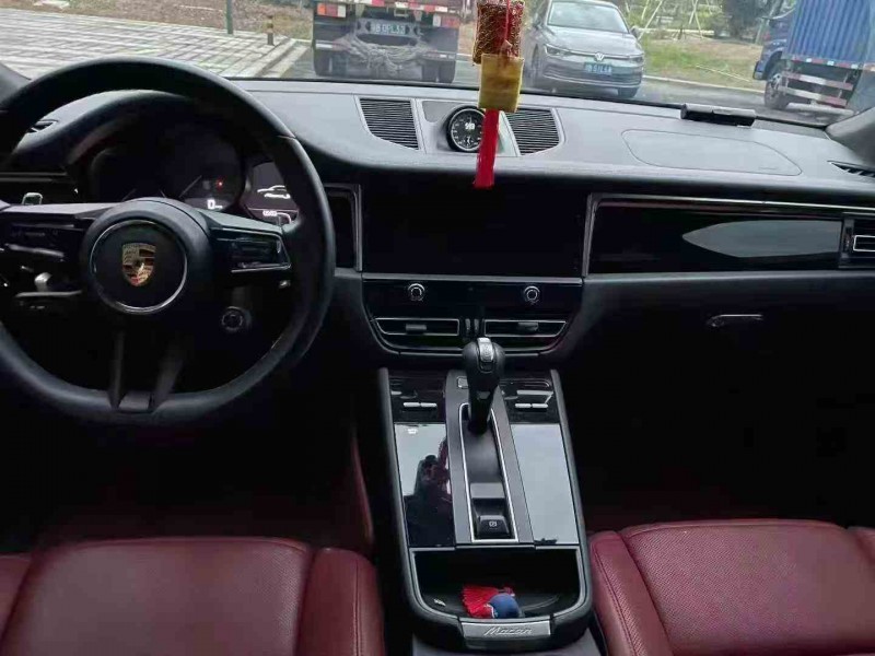 绍兴23年保时捷Macan6