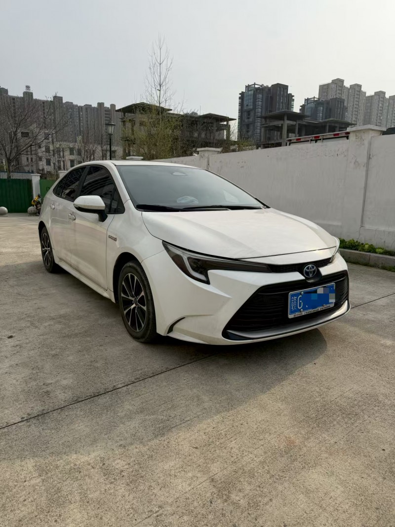 九江24年丰田雷凌3