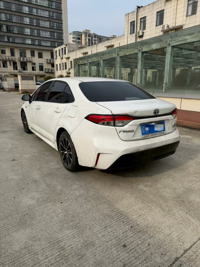 九江24年丰田雷凌8