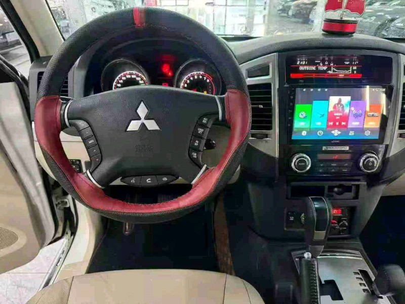 襄阳19年三菱帕杰罗7