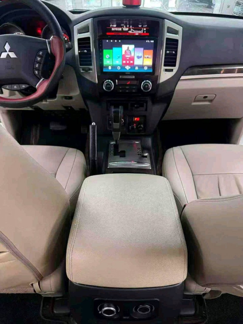 襄阳19年三菱帕杰罗9