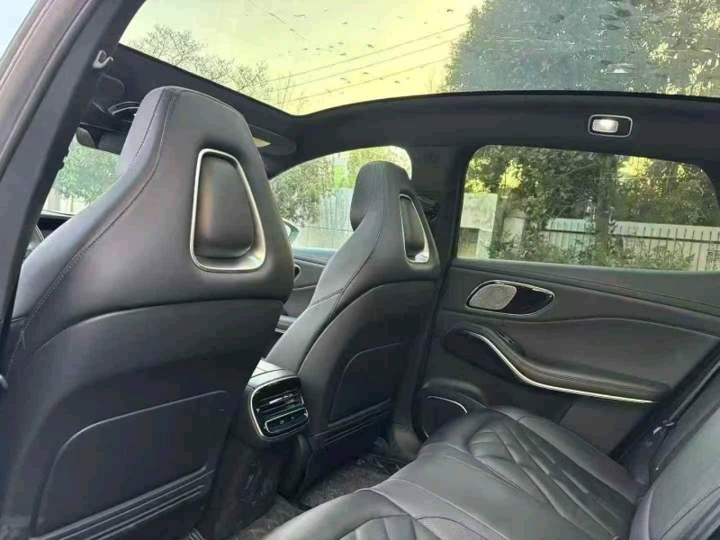 襄阳25年上汽集团飞凡R74