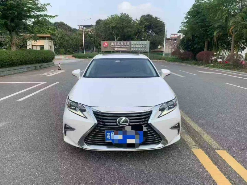 汕头17年雷克萨斯ES1