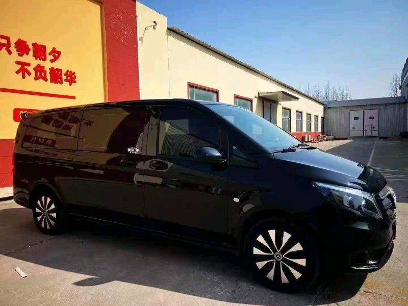 济宁23年奔驰威霆3