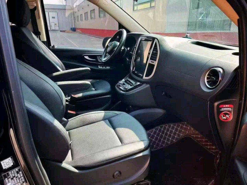 济宁23年奔驰威霆4