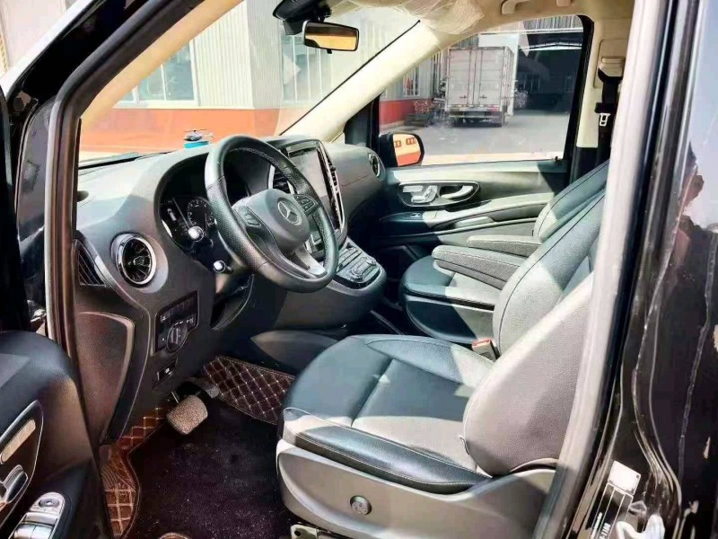 济宁23年奔驰威霆6