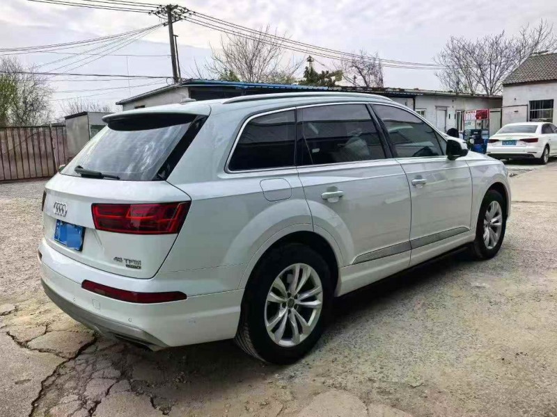 南通17年奥迪Q78