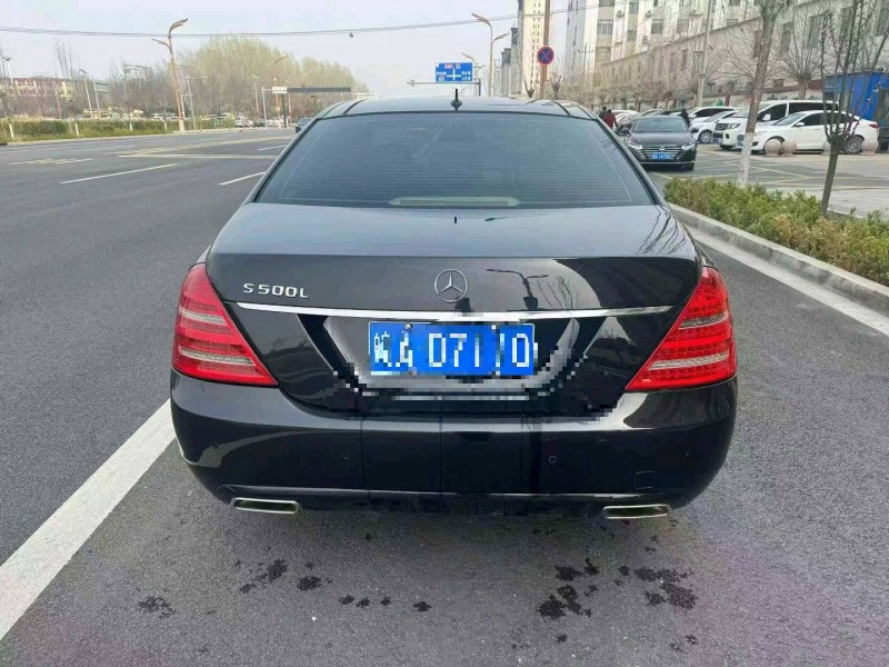 保定10年奔驰S8