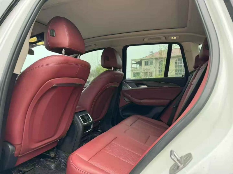 常德22年宝马X36