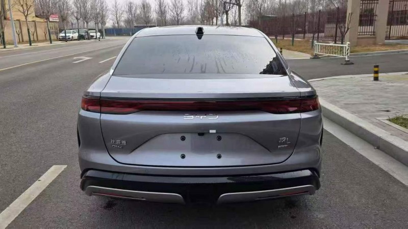 保定26年比亚迪汉8