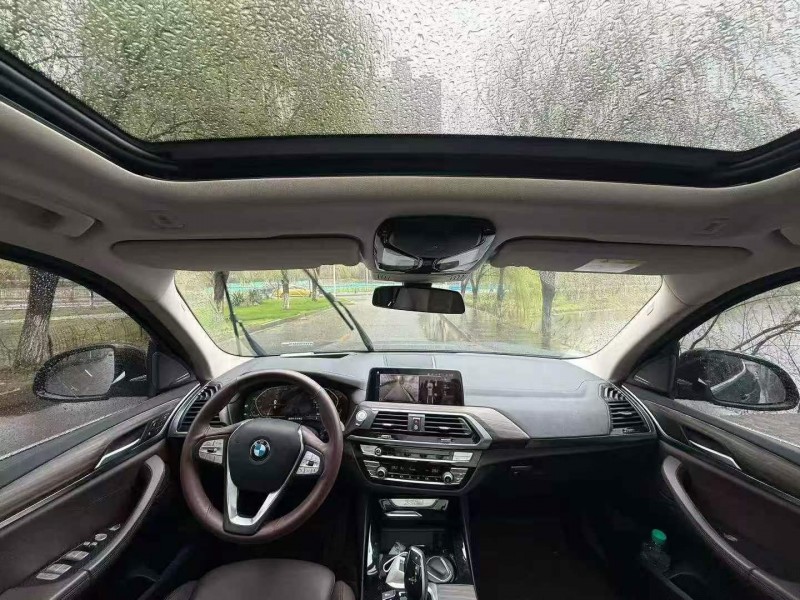 新余20年宝马X35