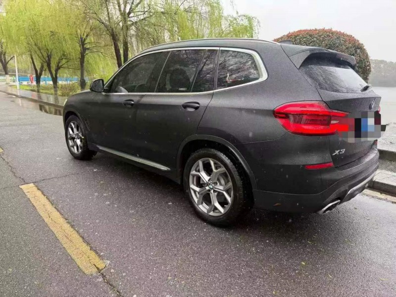 新余20年宝马X37