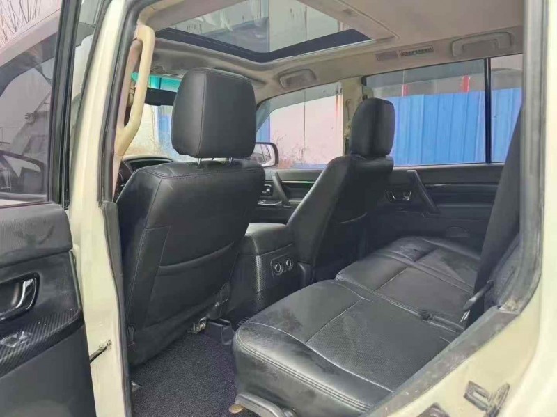 郑州19年三菱帕杰罗7