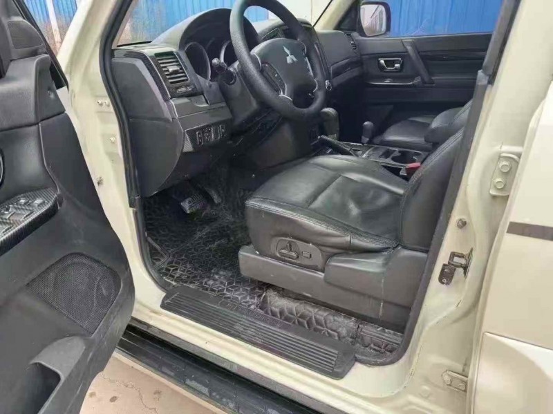 郑州19年三菱帕杰罗9