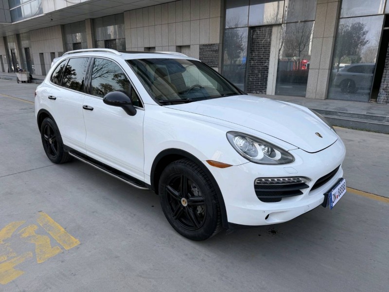 济宁14年保时捷卡宴2