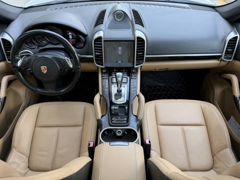 济宁14年保时捷卡宴3