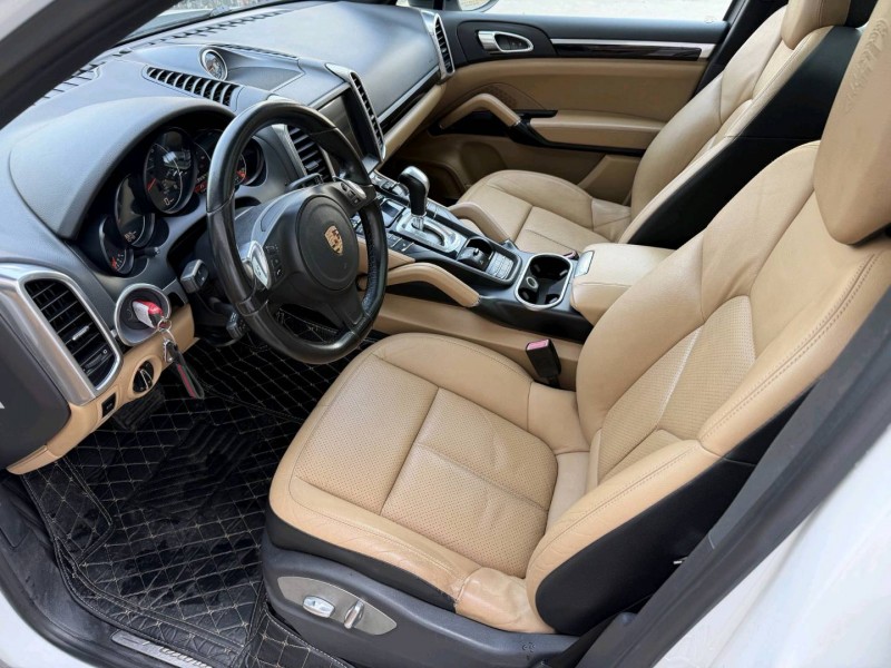 济宁14年保时捷卡宴5