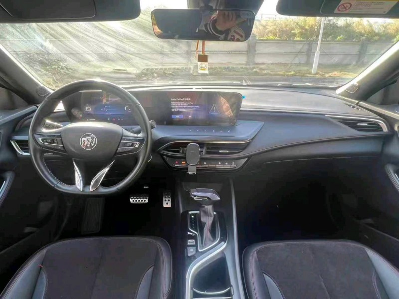 广州23年别克威朗9