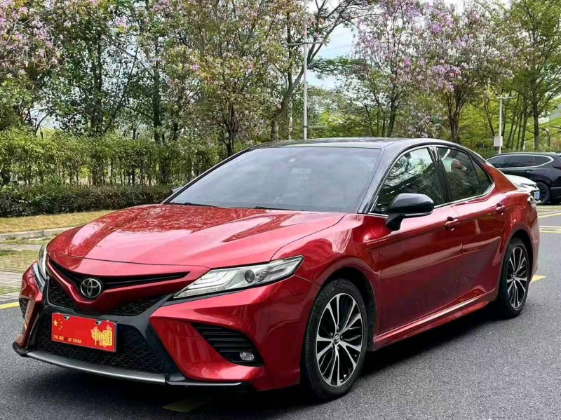 广州19年丰田凯美瑞2