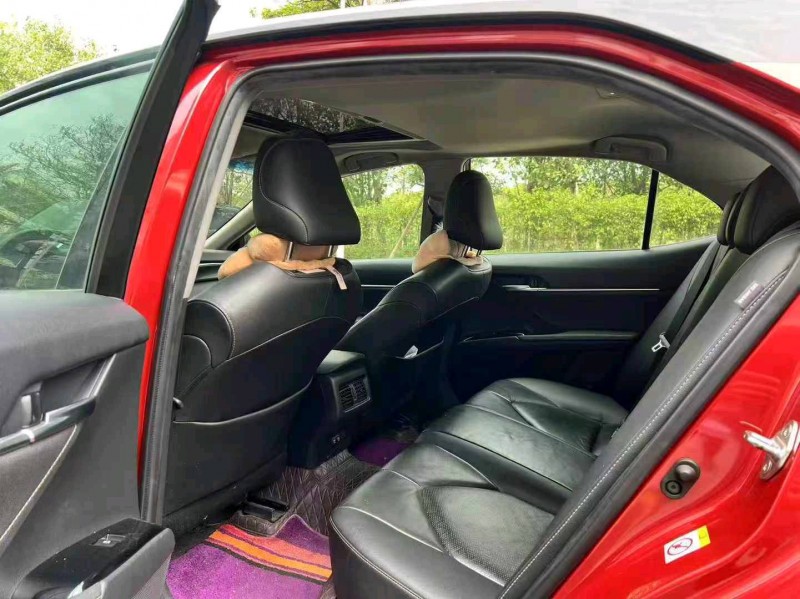 广州19年丰田凯美瑞7