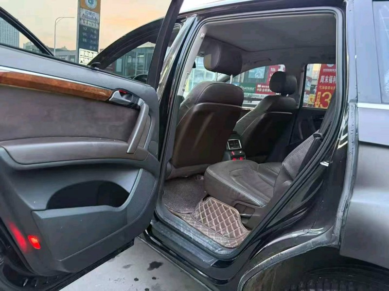 襄阳15年奥迪Q75