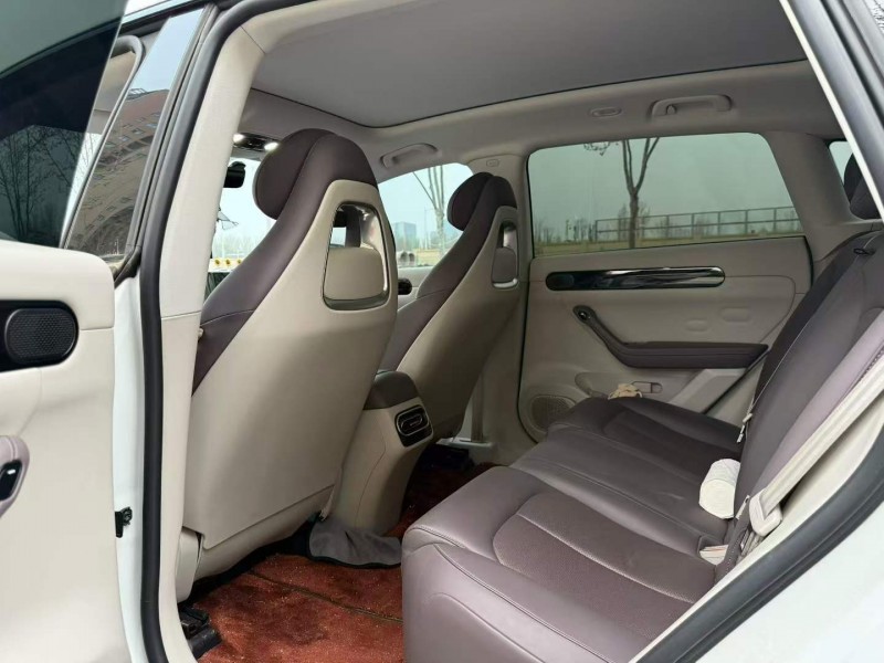 郑州24年零跑汽车C117