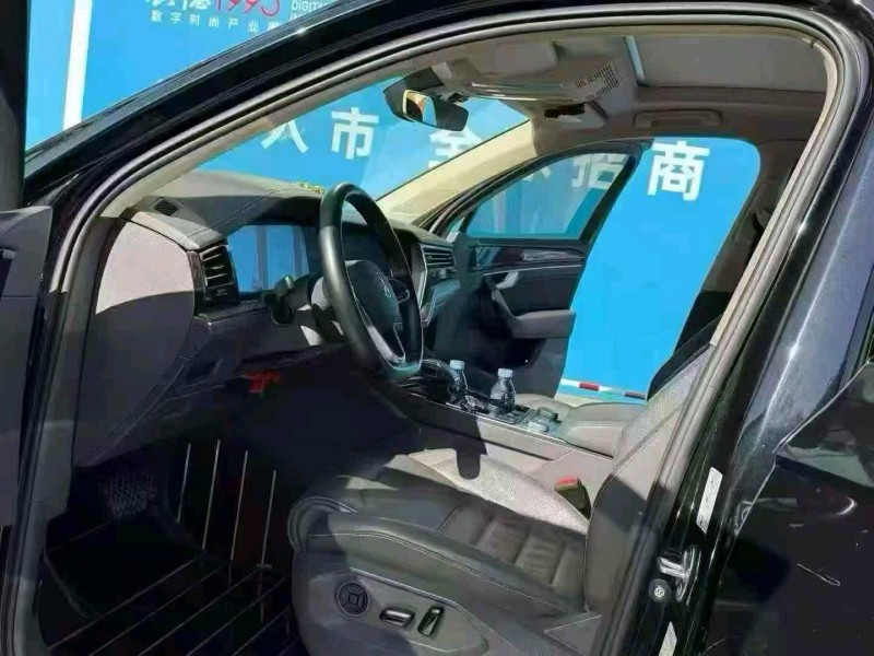 深圳21年大众途锐4