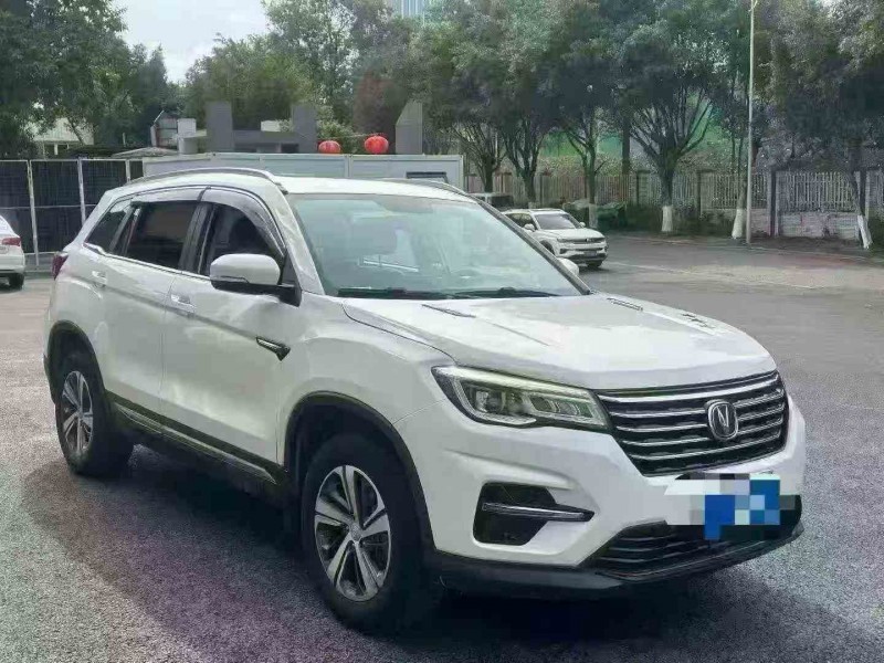 重庆19年长安汽车CS752