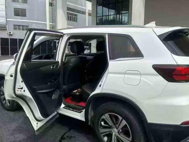 重庆19年长安汽车CS756