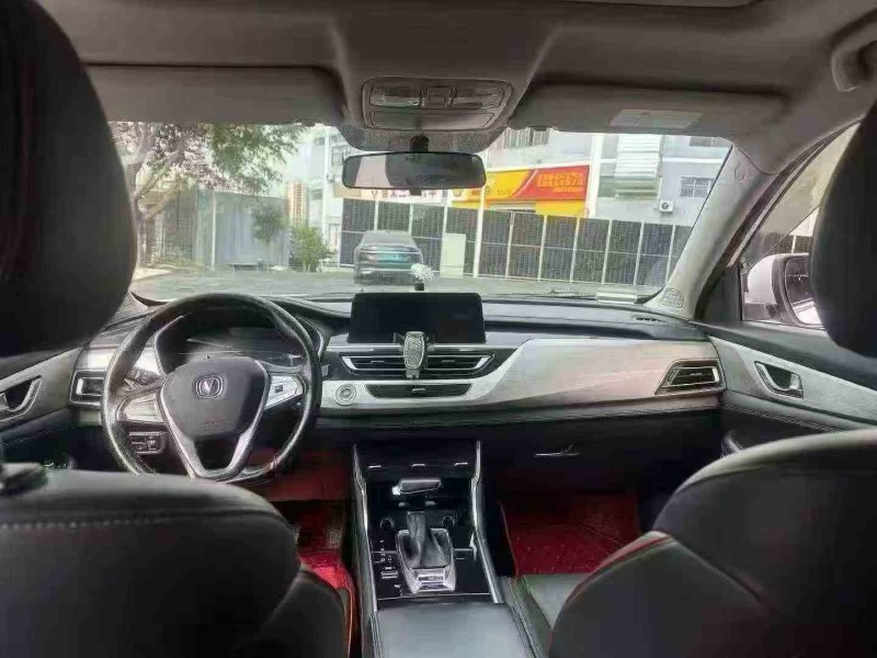 重庆19年长安汽车CS757