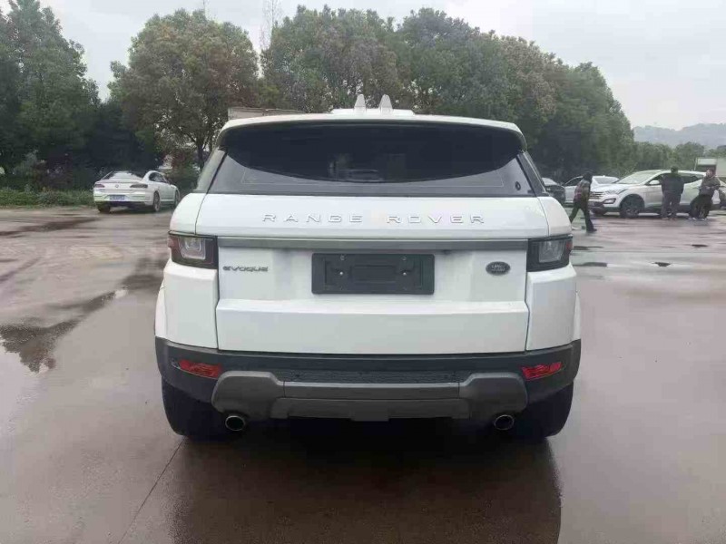 衢州17年路虎极光9