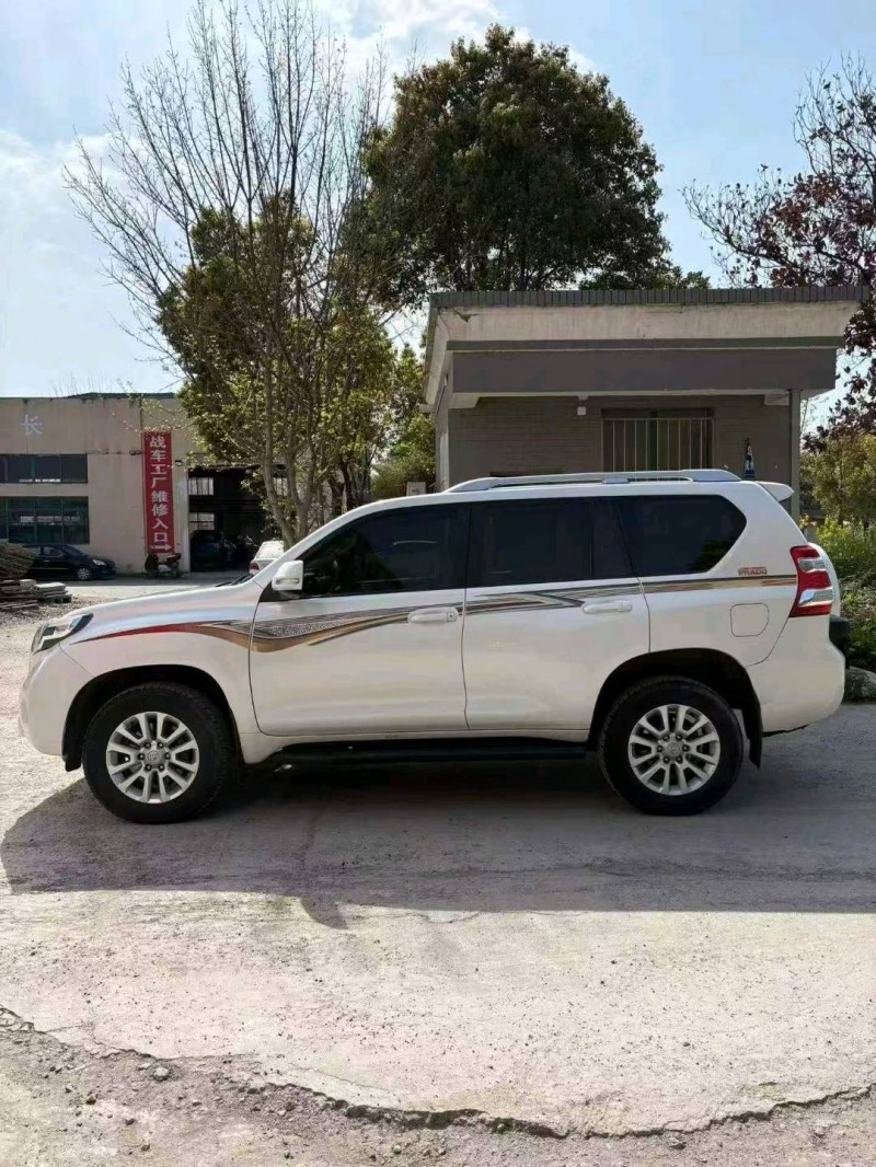 襄阳16年丰田普拉多6