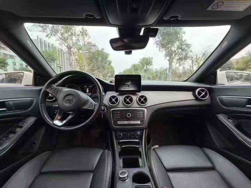 湛江19年奔驰CLA4