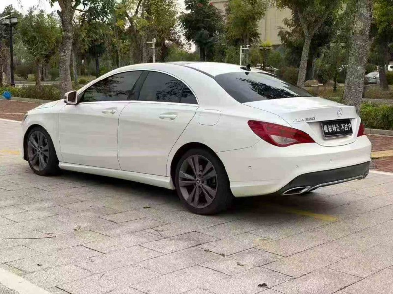 湛江19年奔驰CLA8