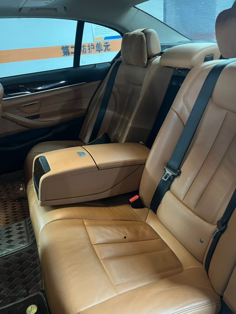 恩施22年宝马5系8