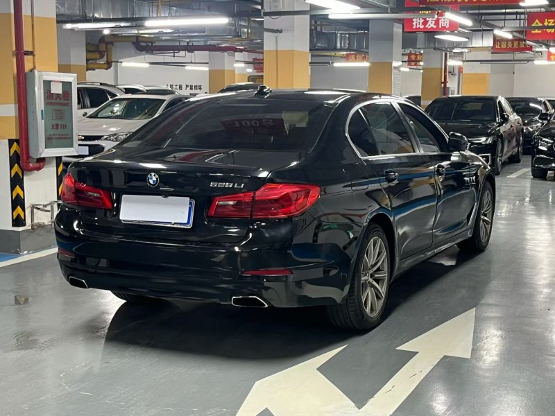 恩施22年宝马5系9