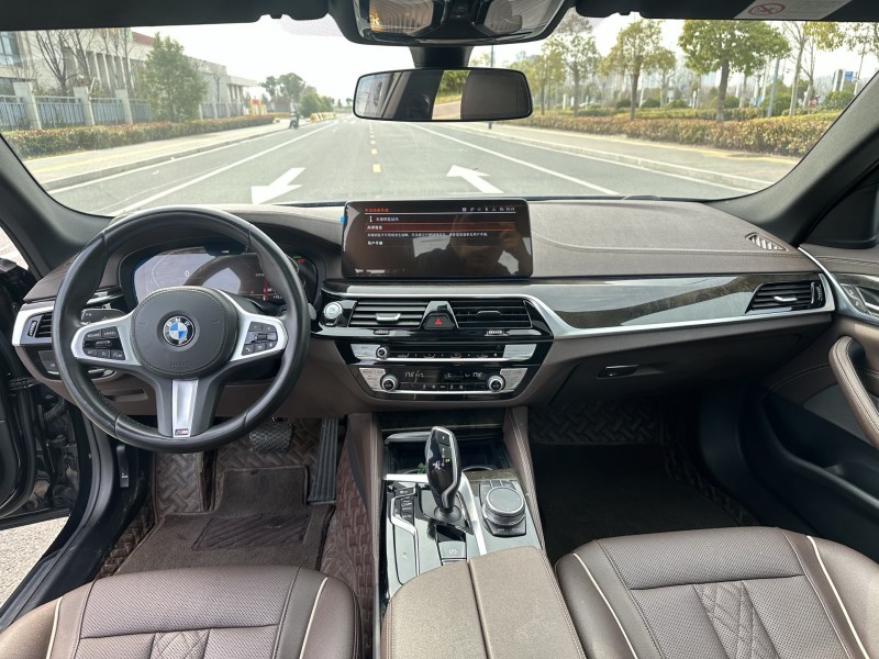 盐城21年宝马5系8